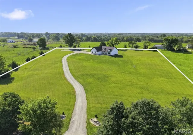 2nd image of 120 White Wildlife Rd, Unincorporated, MO 63377 | MLS# MIS26054091