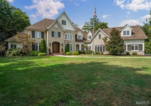 Photo 1 of Single family home for sale at 2457 Town And Country Ln, Saint Louis, MO 63131 | MLS# MIS26054094 | Listing updated on 2026-10-05