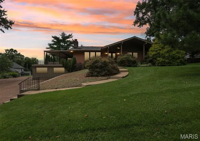 Photo 1 of Sale Pending at 763 Questover Ln, St Louis, MO 63141 | MLS# MIS26054106 | Listing updated on 2026-09-06