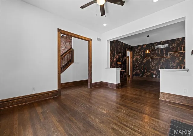 Photo 4 of Single family home for sale at 3665 Russell Blvd, St Louis, MO 63110 | MLS# MIS26054107 | Listing updated on 2026-10-13