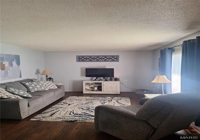 2nd image of 6 Watertown Cir, Granite City, IL 62040 | MLS# MIS26054108