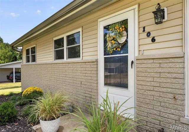 Photo 4 of Single family home for sale at 106 Paula Dr, Saint Charles, MO 63301 | MLS# MIS26054112 | Listing updated on 2026-09-25