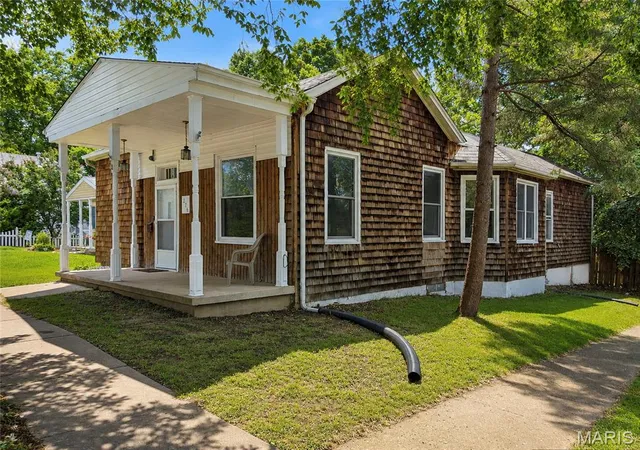 Photo 2 of Single family home for sale at 226 W Main St, Lebanon, IL 62254 | MLS# MIS26054113 | Listing updated on 2026-09-05