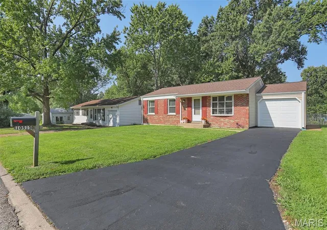2nd image of 10515 Olney Dr, St Louis, MO 63136 | MLS# MIS26054116