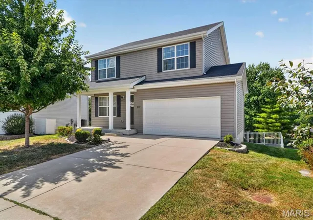 Photo 2 of Single family home for sale at 677 Vista Conn Dr, Saint Louis, MO 63125 | MLS# MIS26054123 | Listing updated on 2026-09-14