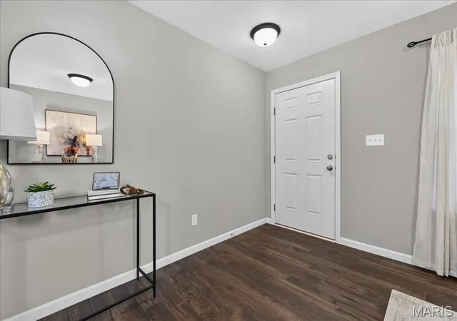 Photo 4 of Single family home for sale at 677 Vista Conn Dr, Saint Louis, MO 63125 | MLS# MIS26054123 | Listing updated on 2026-10-28