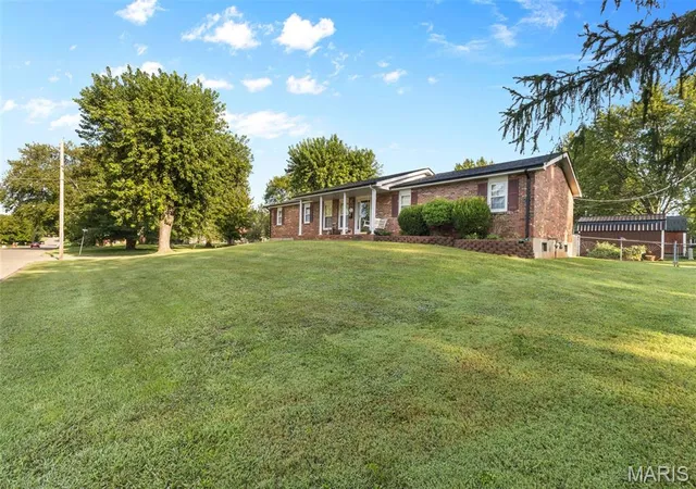 Photo 3 of Single family home for sale at 601 Park St, Farmington, MO 63640 | MLS# MIS26054125 | Listing updated on 2026-08-27