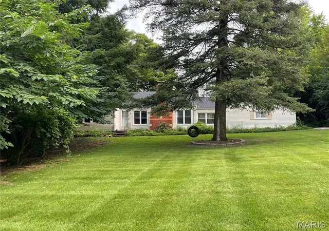 Photo 1 of Sale Pending at 8375 Latty Ave, Hazelwood, MO 63042 | MLS# MIS26054142 | Listing updated on 2026-09-13
