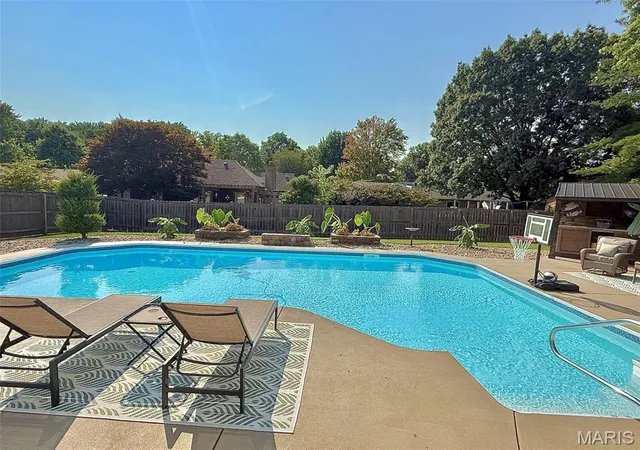 2nd image of 1975 Lemontree Ln, Collinsville, IL 62234 | MLS# MIS26054145