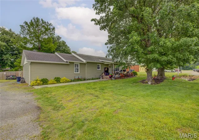 2nd image of 302 Cooper St, Dexter, MO 63841 | MLS# MIS26054148