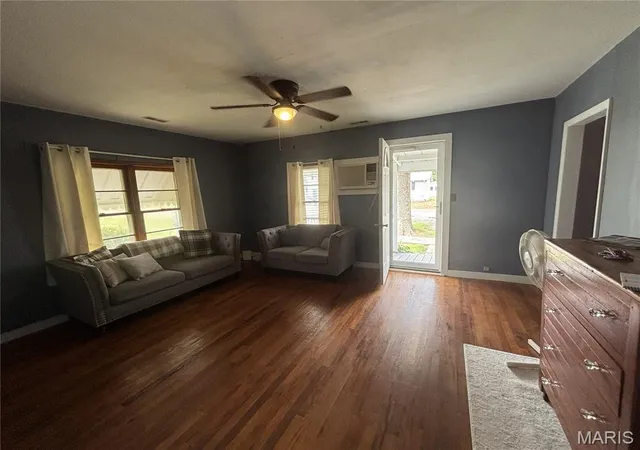 Photo 2 of Single family home for sale at 310 W Home St, Vandalia, MO 63382 | MLS# MIS26054149 | Listing updated on 2026-08-21