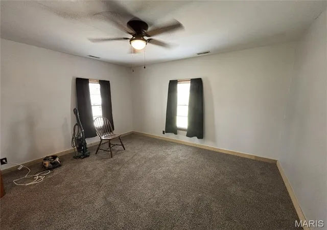 Photo 5 of Single family home for sale at 310 W Home St, Vandalia, MO 63382 | MLS# MIS26054149 | Listing updated on 2026-08-21