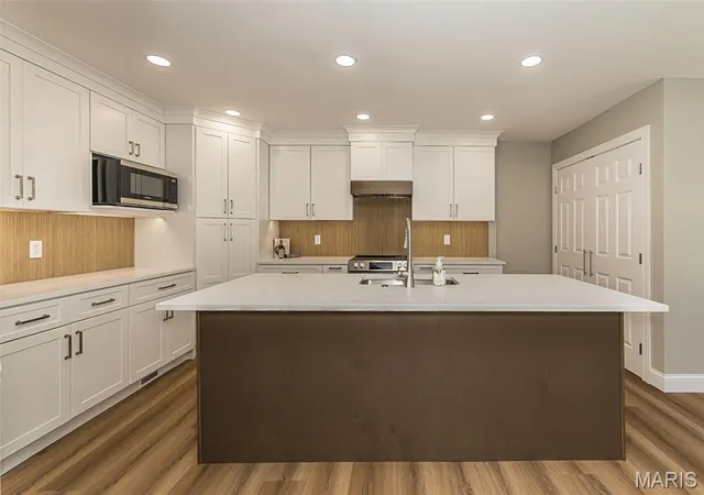 Photo 4 of Sale Pending at 2477 Baxton Way, Chesterfield, MO 63017 | MLS# MIS26054154 | Listing updated on 2026-09-06