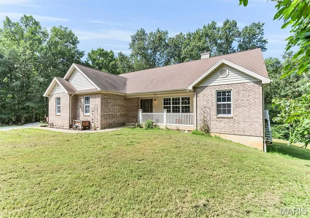2nd image of 138 Royal Dr, Foley, MO 63347 | MLS# MIS26054155