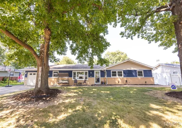 Photo 1 of Sale Pending at 409 Bel Air Dr, Mascoutah, IL 62258 | MLS# MIS26054157 | Listing updated on 2026-09-08