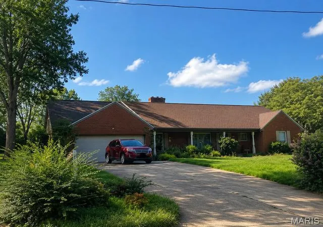 1st image of 1009 Ridge Top Dr, Dexter, MO 63841 | MLS# MIS26054161