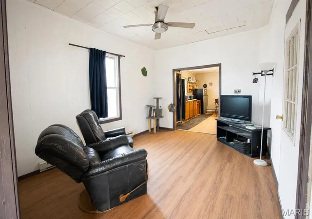 5th image of 802 W 9Th St, Johnston City, IL 62951 | MLS# MIS26054165