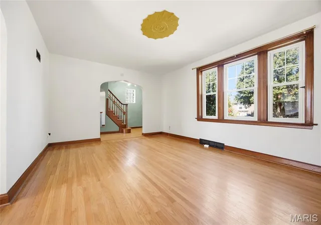 Photo 4 of Single family home for sale at 6214 Pernod Ave, Saint Louis, MO 63139 | MLS# MIS26054167 | Listing updated on 2026-10-21