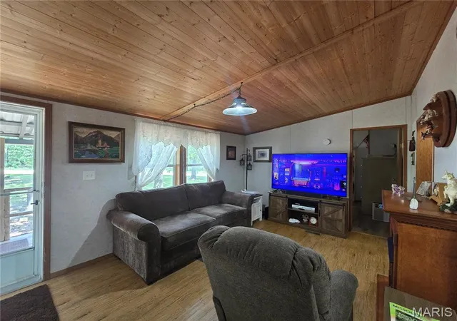 Photo 4 of Sale Pending at 11568 E State Hwy E, Cadet, MO 63630 | MLS# MIS26054169 | Listing updated on 2026-09-02