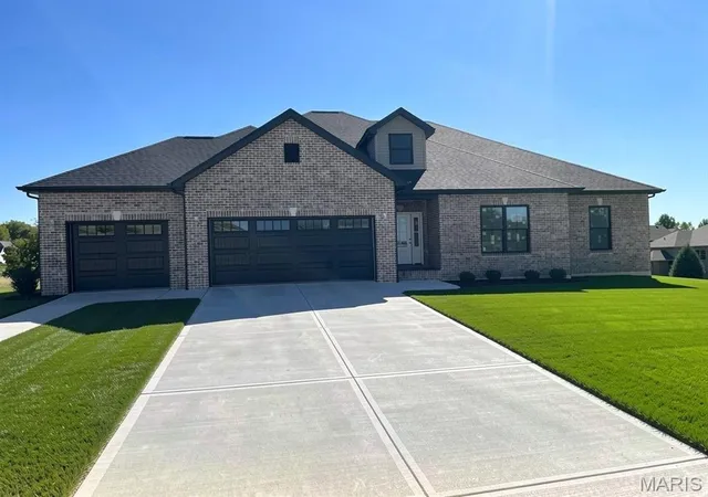 Photo 1 of Single family home for sale at 208 Donna Ct, Columbia, IL 62236 | MLS# MIS26054171 | Listing updated on 2026-10-06