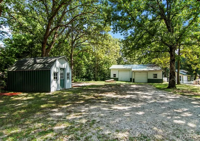 2nd image of 10292 Old Litchfield Trl, Litchfield, IL 62056 | MLS# MIS26054180