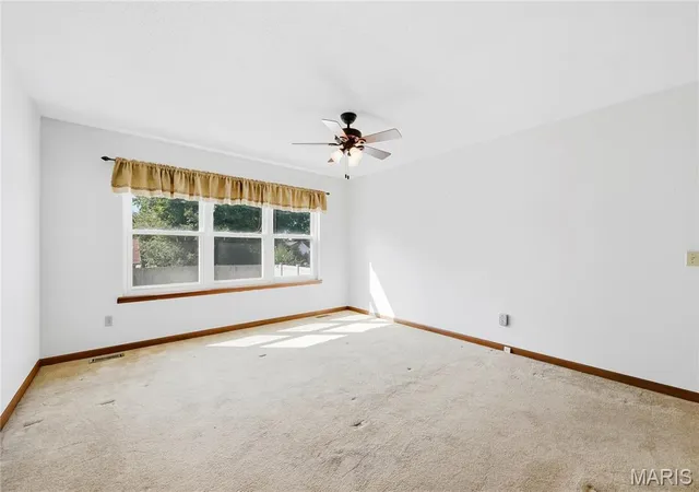 Photo 3 of Single family home for sale at 3044 Brentmoor Dr, Saint Charles, MO 63303 | MLS# MIS26054184 | Listing updated on 2026-09-25