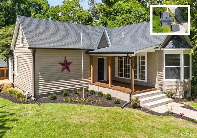 Photo 1 of Sale Pending at 9785 Ridge Heights Rd, Fairview Heights, IL 62208 | MLS# MIS26054194 | Listing updated on 2026-09-22