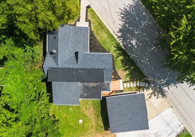 Photo 2 of Single family home for sale at 9785 Ridge Heights Rd, Fairview Heights, IL 62208 | MLS# MIS26054194 | Listing updated on 2026-08-30