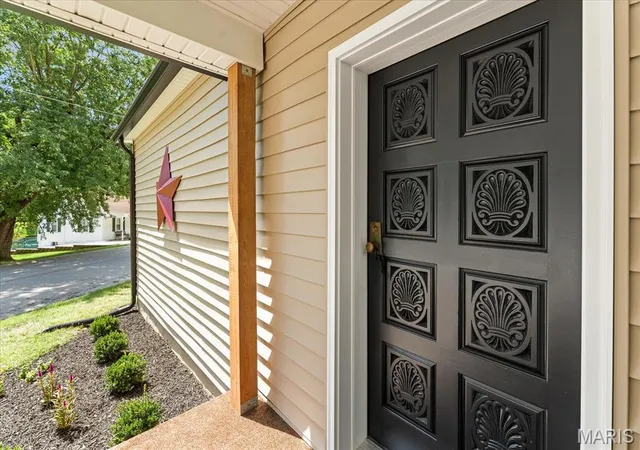 Photo 4 of Single family home for sale at 9785 Ridge Heights Rd, Fairview Heights, IL 62208 | MLS# MIS26054194 | Listing updated on 2026-08-30