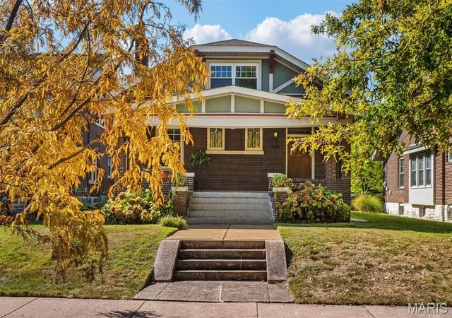 Photo 3 of Single family home for sale at 740 Bellerive Blvd, Saint Louis, MO 63111 | MLS# MIS26054195 | Listing updated on 2026-10-09
