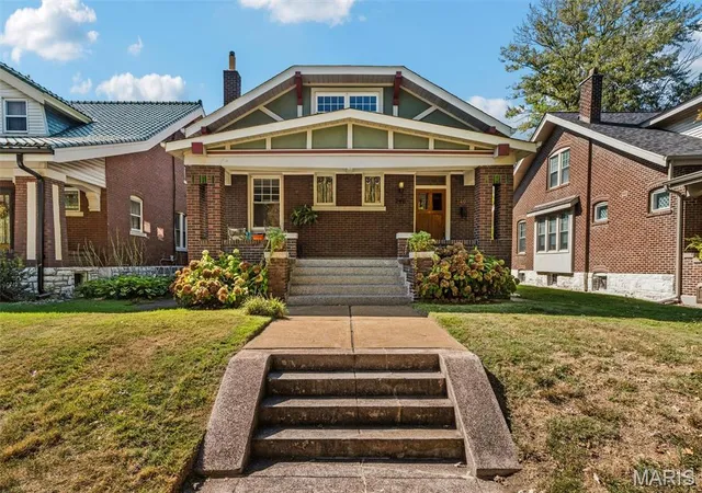 Photo 3 of Single family home for sale at 740 Bellerive Blvd, Saint Louis, MO 63111 | MLS# MIS26054195 | Listing updated on 2026-10-09