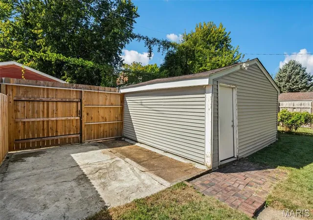 Photo 53 of Single family home for sale at 740 Bellerive Blvd, Saint Louis, MO 63111 | MLS# MIS26054195 | Listing updated on 2026-10-09