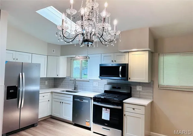 Photo 3 of Single family home for sale at 13 Floweridge Ln, Florissant, MO 63031 | MLS# MIS26054202 | Listing updated on 2026-10-07