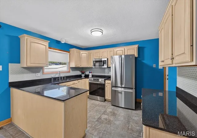 Photo 4 of Single family home for sale at 2847 Foxwood Dr, Maryland Heights, MO 63043 | MLS# MIS26054203 | Listing updated on 2026-10-19