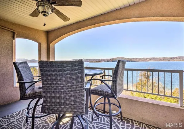 2nd image of 700 Emerald Pointe Dr, Hollister, MO 65672