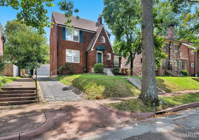 Photo 2 of Single family home for sale at 7240 Cornell Ave, University City, MO 63130 | MLS# MIS26054209 | Listing updated on 2026-08-29