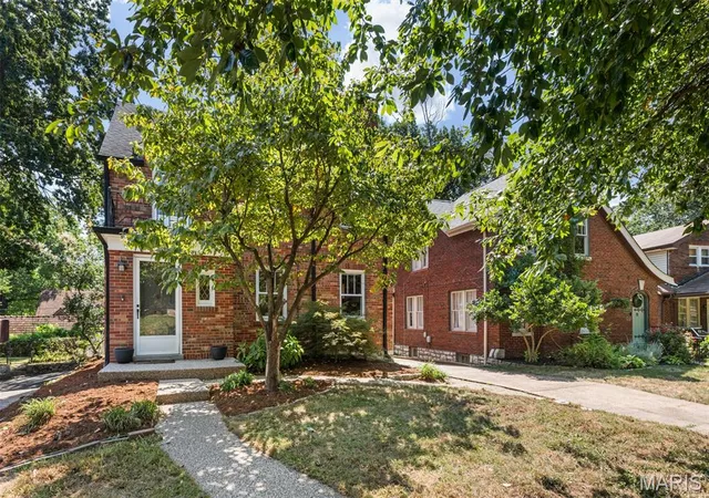 Photo 1 of Sale Pending at 7418 Stanford Ave, Saint Louis, MO 63130 | MLS# MIS26054217 | Listing updated on 2026-09-07