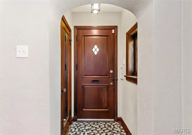 Photo 3 of Sale Pending at 7418 Stanford Ave, Saint Louis, MO 63130 | MLS# MIS26054217 | Listing updated on 2026-09-07