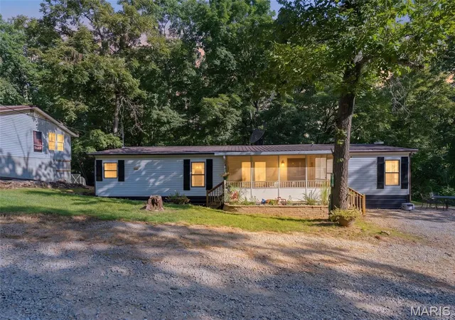 Photo 1 of Sale Pending at 2019 Lydia Ct, Bonne Terre, MO 63628 | MLS# MIS26054223 | Listing updated on 2026-09-04