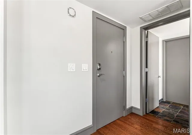 Listing Photo 5 - Condo for sale in building located at 3608 Gravois Ave, St. Louis, MO 63116 - Unit #3W