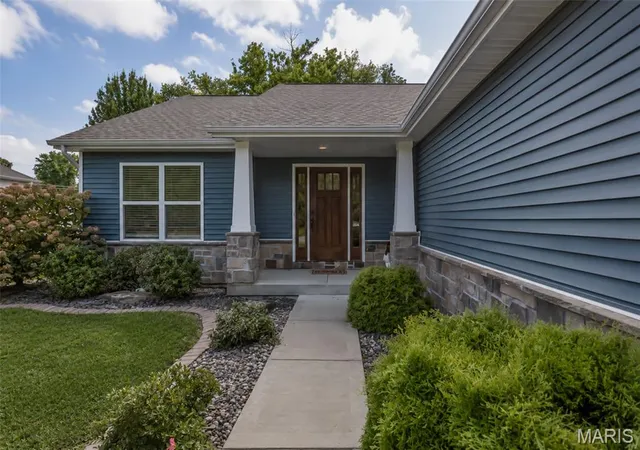 3rd image of 105 Red Pine Ct, Collinsville, IL 62234 | MLS# MIS26054248