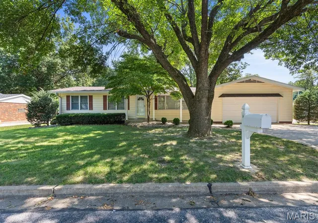 Photo 1 of Sale Pending at 14 Connie Dr, St Charles, MO 63301 | MLS# MIS26054250 | Listing updated on 2026-09-02