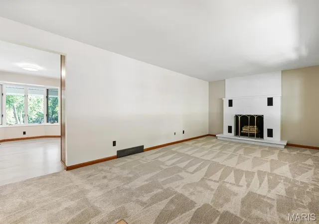 Photo 4 of Sale Pending at 14 Connie Dr, St Charles, MO 63301 | MLS# MIS26054250 | Listing updated on 2026-09-02