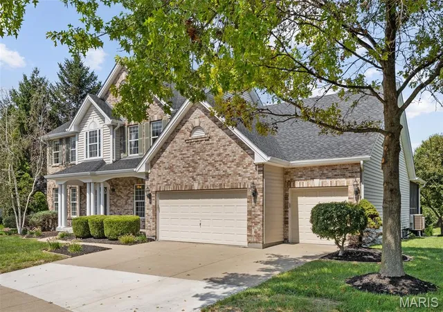 Photo 2 of Sale Pending at 17835 Westhampton Woods Dr, Chesterfield, MO 63005 | MLS# MIS26054252 | Listing updated on 2026-09-01