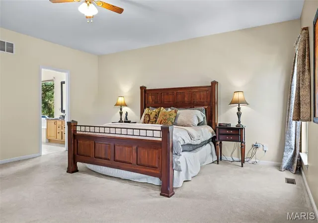 Photo 4 of Sale Pending at 17835 Westhampton Woods Dr, Chesterfield, MO 63005 | MLS# MIS26054252 | Listing updated on 2026-09-01
