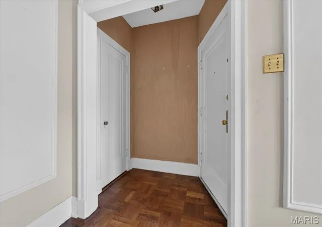 Photo 2 of Condo for sale at 7521 Buckingham Dr #3W, St Louis, MO 63105 | MLS# MIS26054259 | Listing updated on 2026-08-27