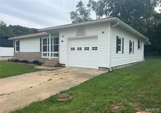 2nd image of 107 E 6Th St, Dixon, MO 65459 | MLS# MIS26054265