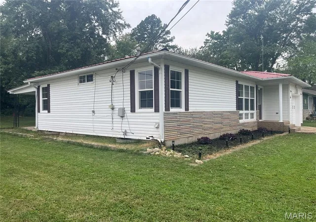 3rd image of 107 E 6Th St, Dixon, MO 65459 | MLS# MIS26054265