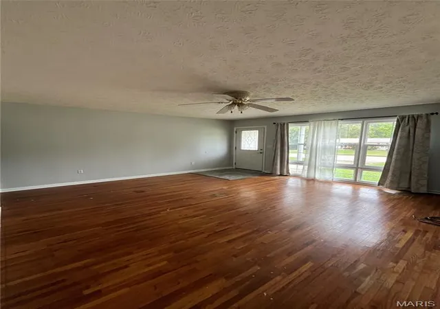 5th image of 107 E 6Th St, Dixon, MO 65459 | MLS# MIS26054265