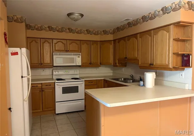 Photo 2 of Condo for sale at 10011 Echoridge Ln #G, Mehlville, MO 63125 | MLS# MIS26054269 | Listing updated on 2026-08-23
